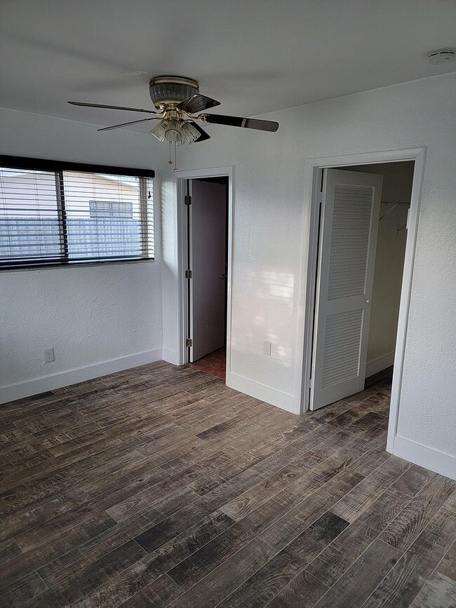 Building Photo - 20941 NE 25th Ct