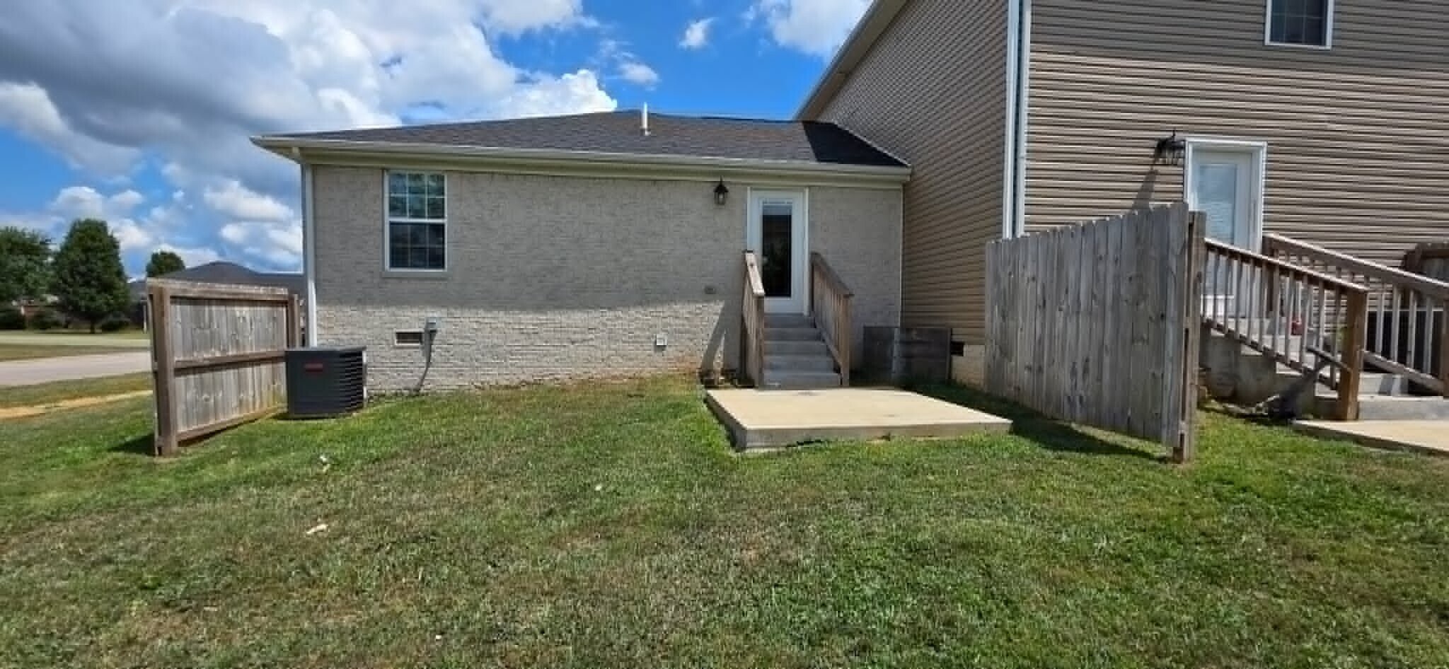 Building Photo - 285 Creekwood Ave