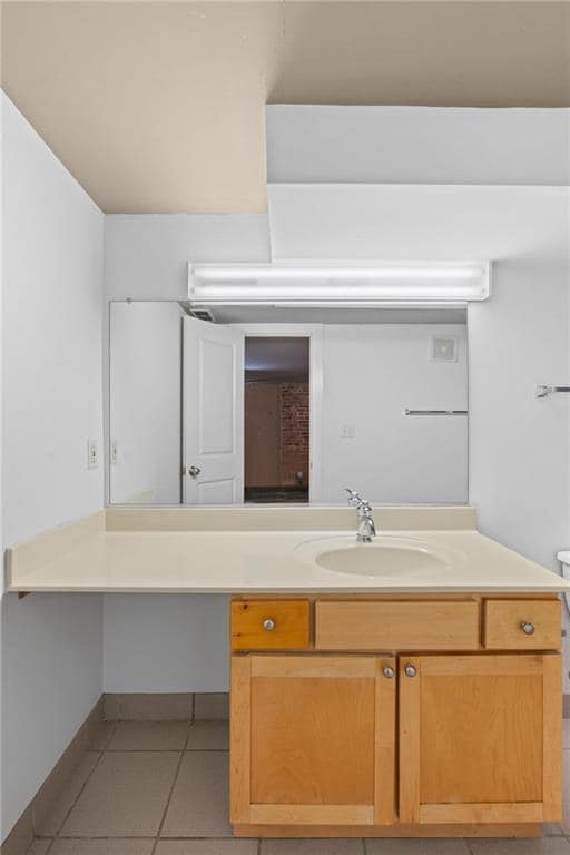 Building Photo - 644 Wells St SW