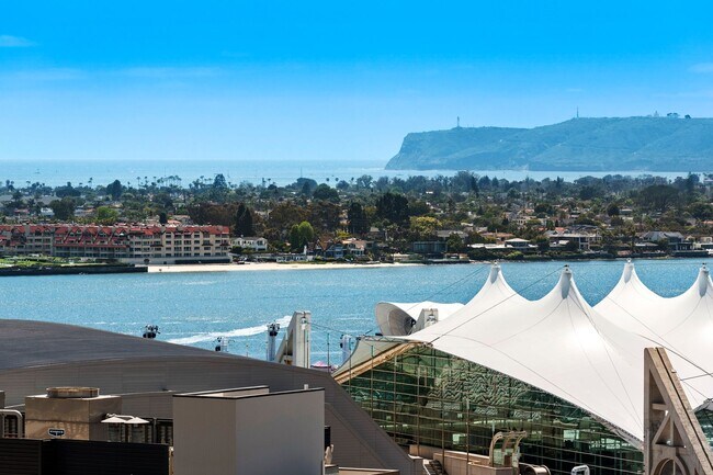 Building Photo - West Facing Downtown Condo for Rent!