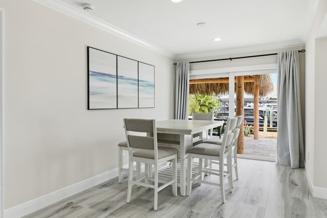 Building Photo - 1479 SW Seahawk Way