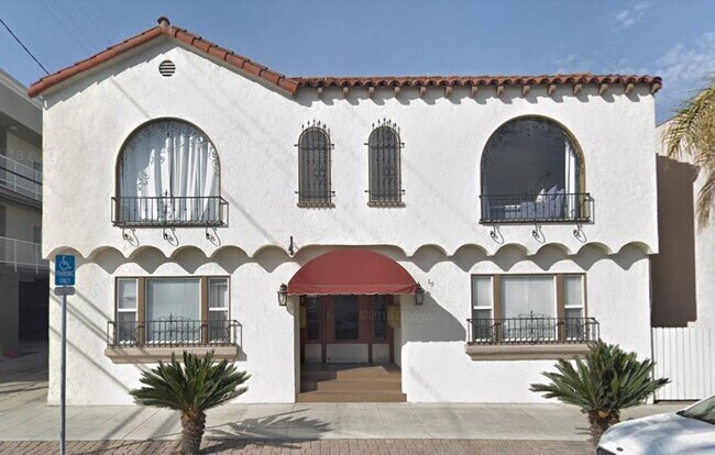 Primary Photo - 19 Granada Ave