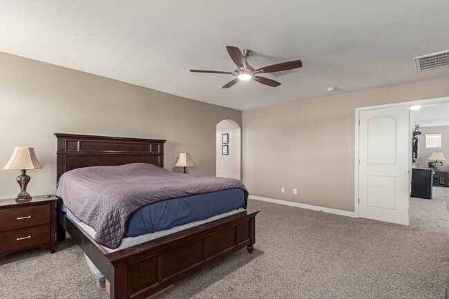 Building Photo - STUNNING 2 story home in Mesa! Plenty of s...