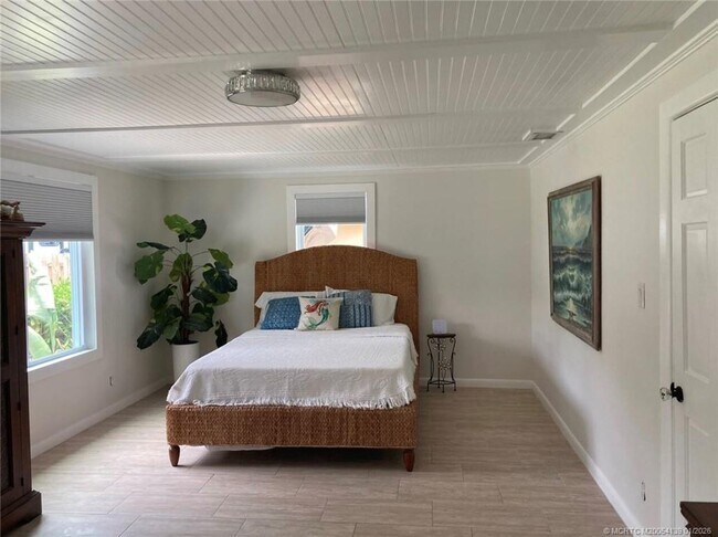 Building Photo - 4621 SE Shady Ridge Ln