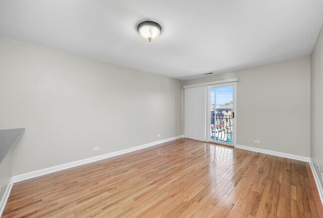 Building Photo - 3423 Ridgeland Ave