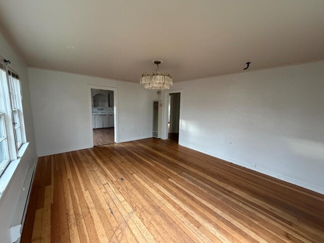 Building Photo - 440 B St