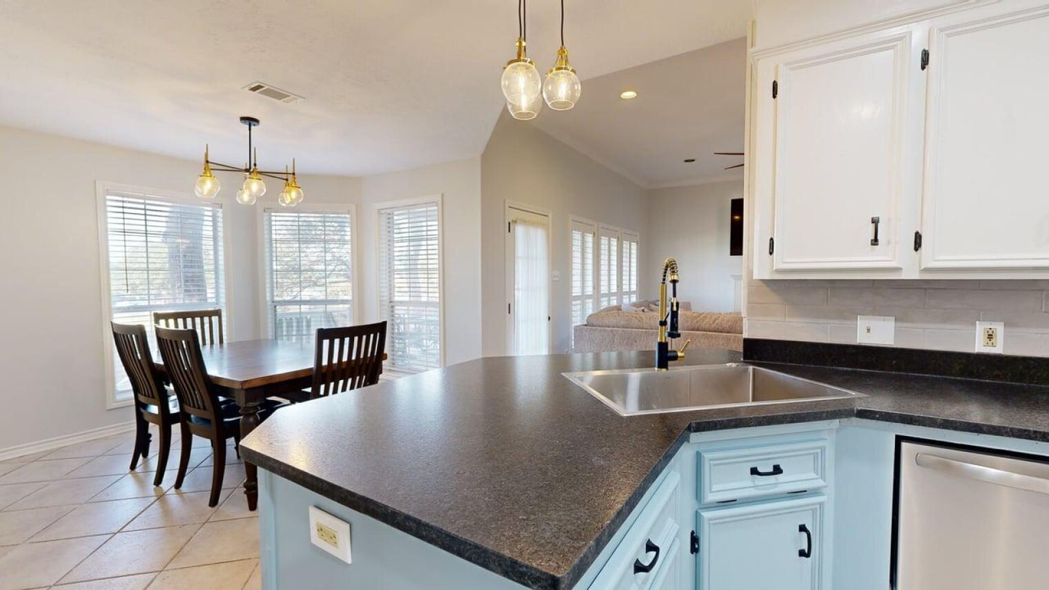 Building Photo - 1803 Fernhaven Cir