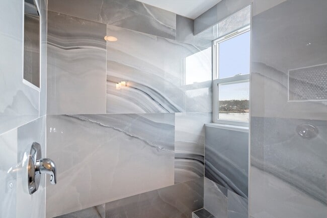 Building Photo - 157 Lake Ave