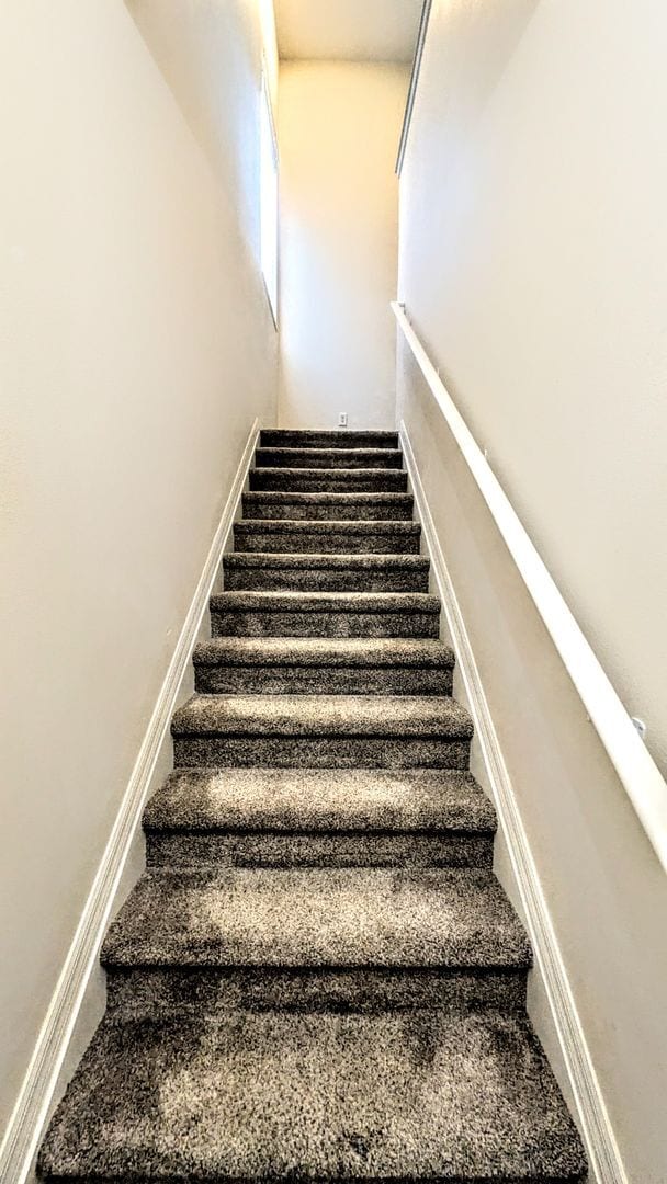 Building Photo - Annual unfurnished-3 bedroom, 2 bath condo with garage in gated community!