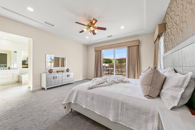 Building Photo - 46211 Roadrunner Ln