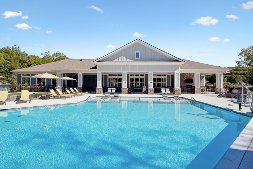 Primary Photo - Sanctuary Bluff Apartments
