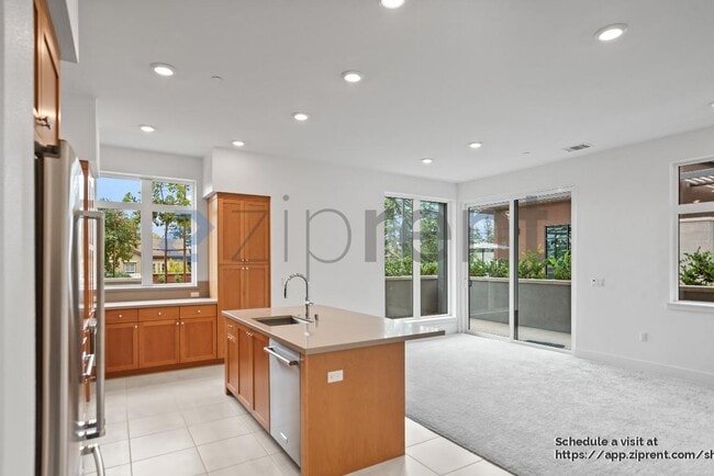 Building Photo - 308 Torrey Pine Terrace