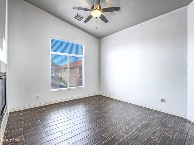 Building Photo - 1070 Thrill Ct