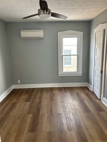 Building Photo - 727 Inverness Ave