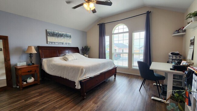 Building Photo - New, Gorgeous 4 bedroom, 3 bathroom home C...