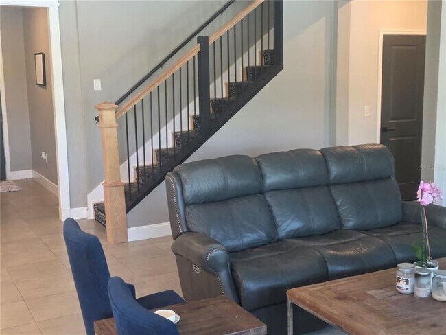 Building Photo - 16457 Woodside Gln