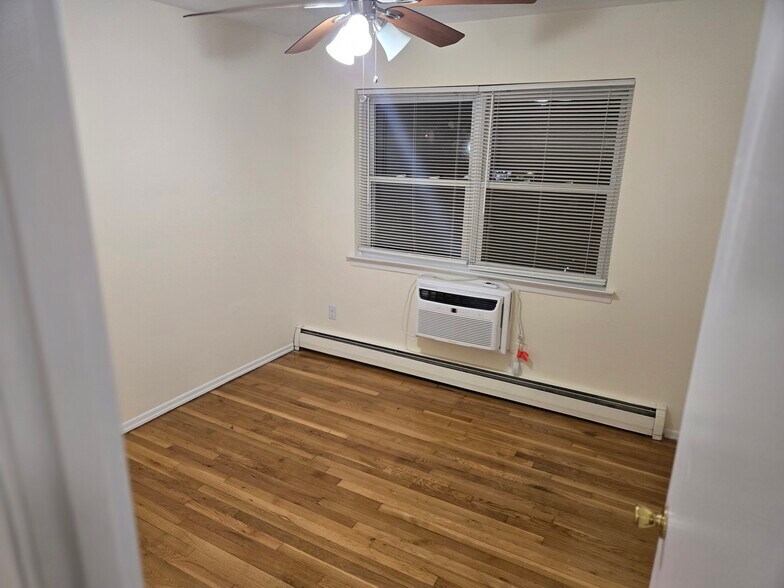 Building Photo - 101 E Blancke St