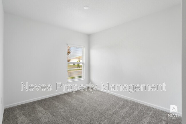 Building Photo - 4980 Worchester Dr