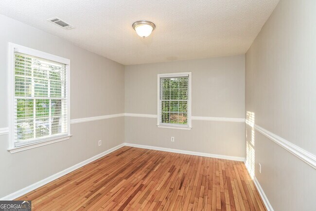 Building Photo - 5065 Brown Rd