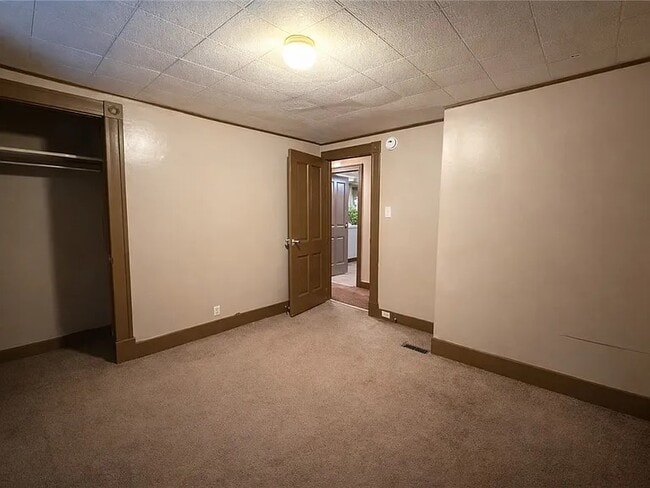 Building Photo - 407 Mitchell Ave