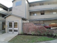 Building Photo - 6673 N Hammond Ave