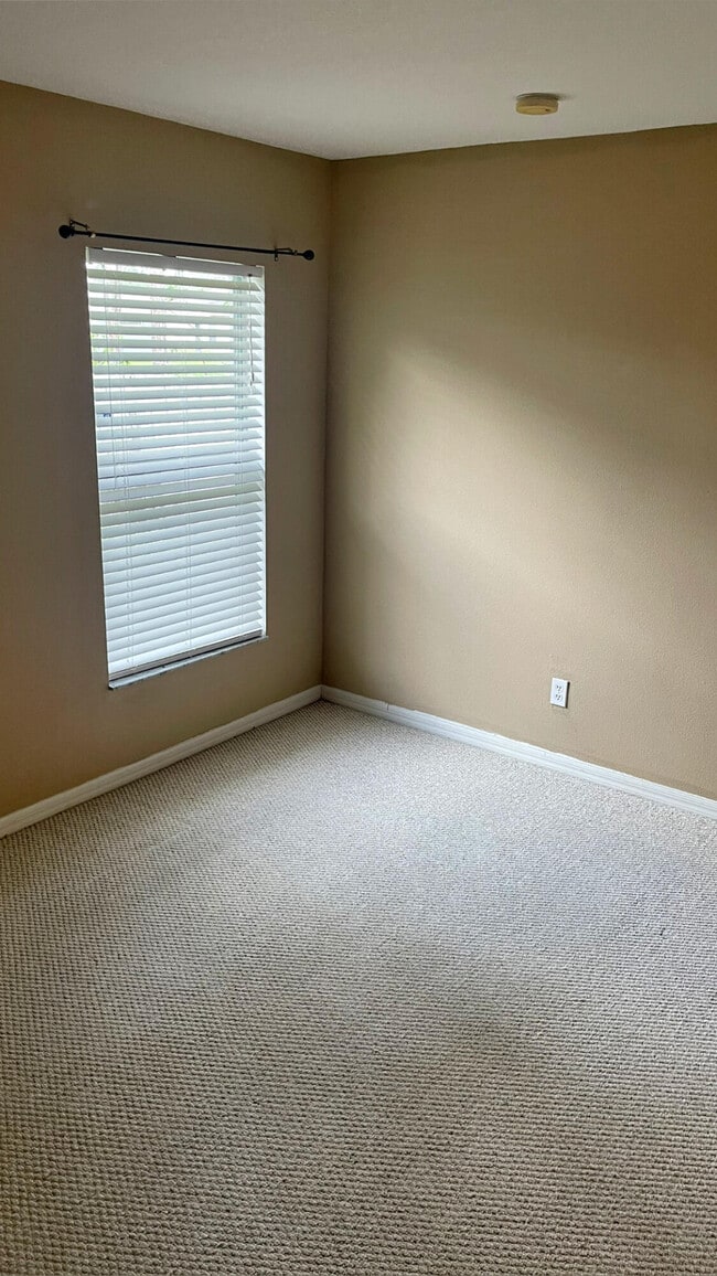 Building Photo - 1625 SW Levato Ave