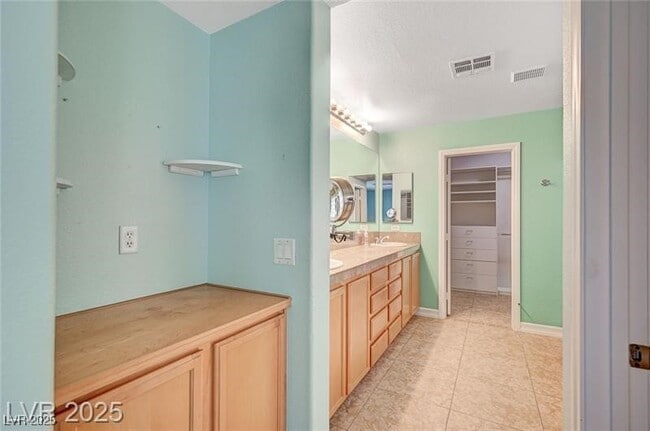 Building Photo - 9264 Cantana St