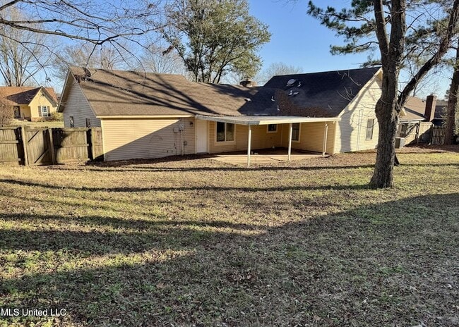 Building Photo - 7141 Oak Forest Dr