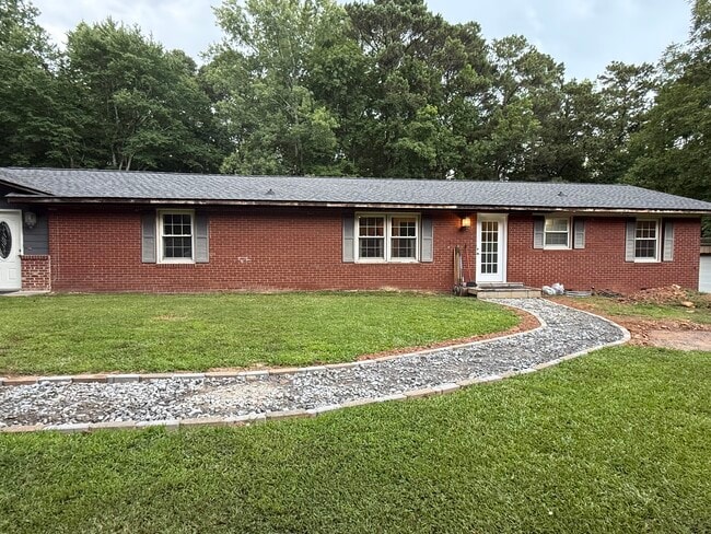 Building Photo - 322 Whooping Creek Rd