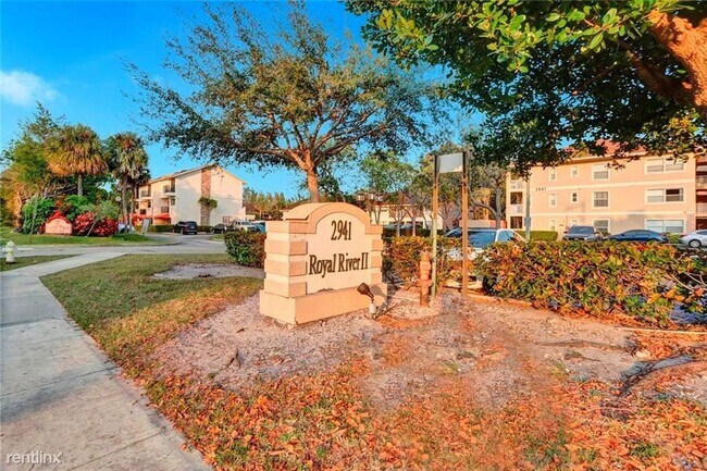 Building Photo - 3 br, 2 bath House - 2941 Riverside Dr Apt...