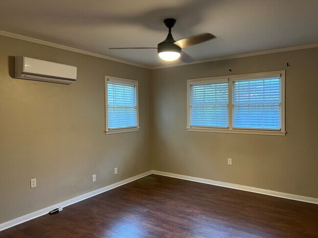 Building Photo - Single Family Home