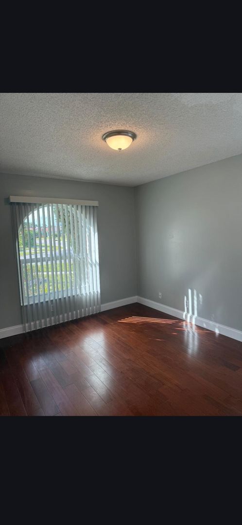 Building Photo - 12390 Summer Springs Dr