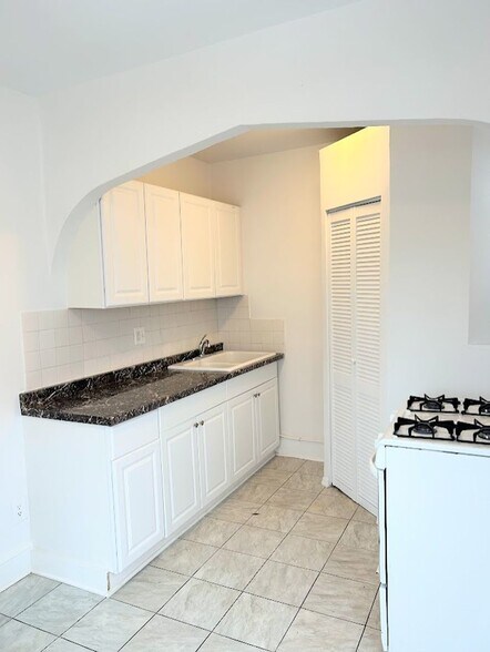 Building Photo - 501 Peabody St NW