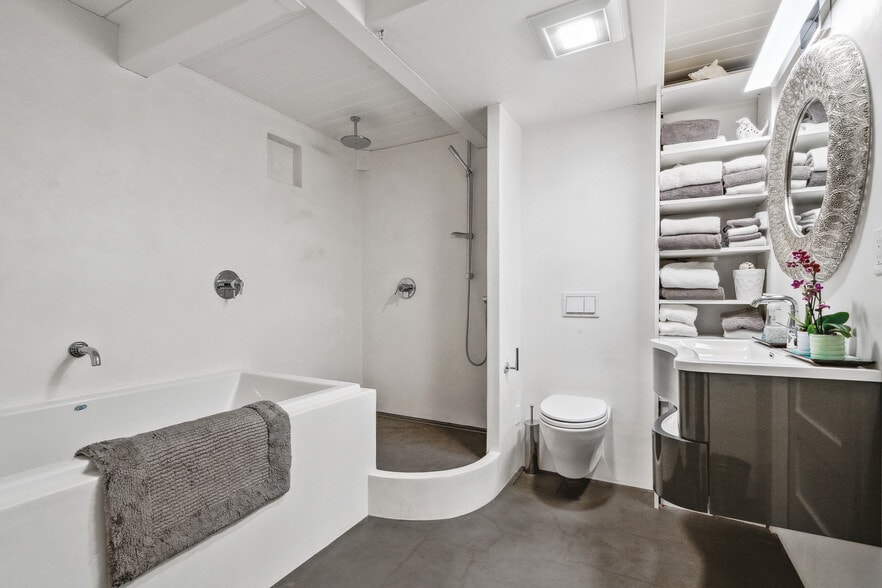 Building Photo - 15 Gate 6 1/2 Rd