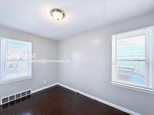 Building Photo - 18559 Mackay St