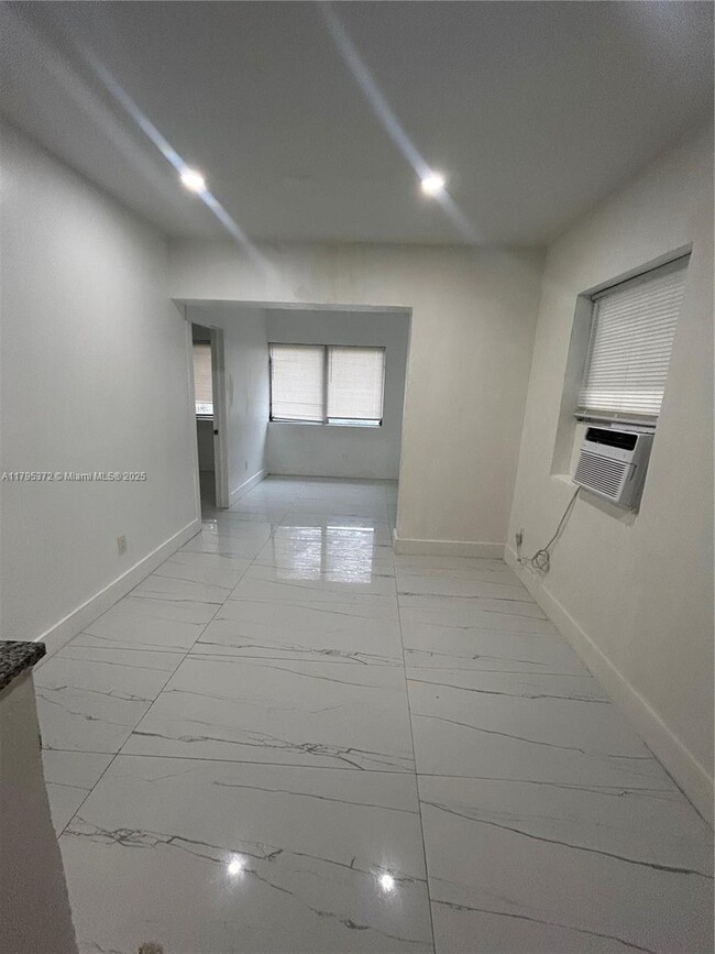 Building Photo - 2135 NE 170th St