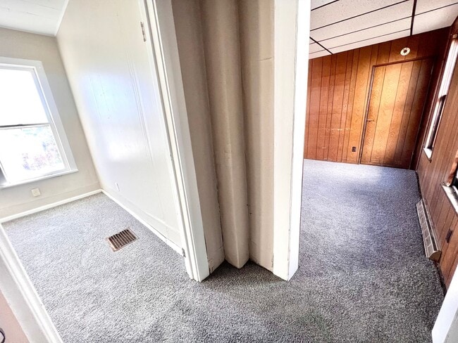 Building Photo - 502 3rd St