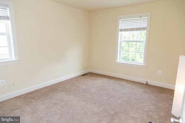 Building Photo - 415 Dearnley St