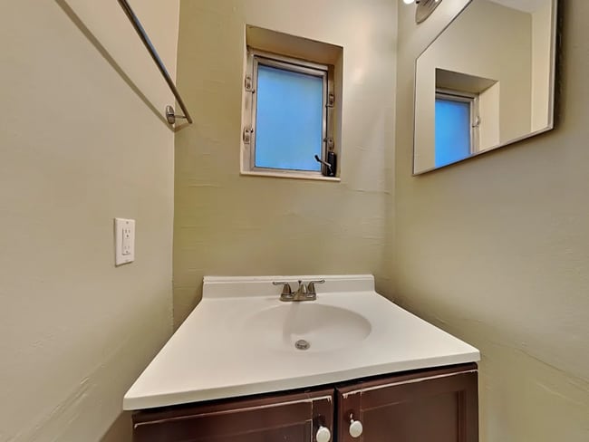 Building Photo - 107 Glen Ridge Ave