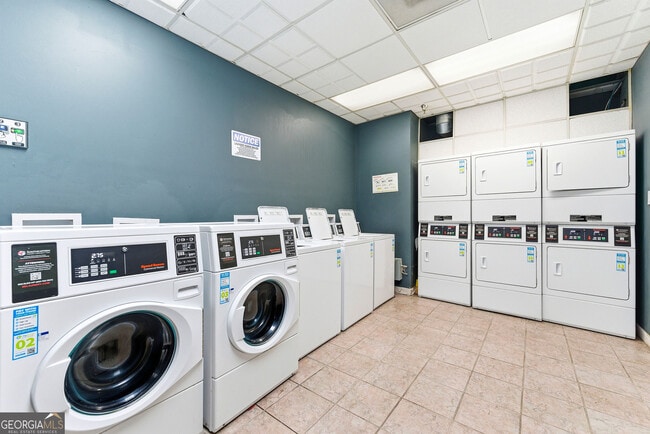 Building Photo - 387 Ralph McGill Blvd NE