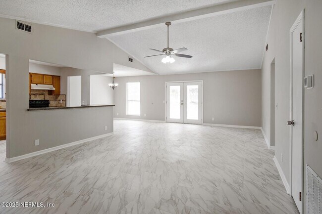 Building Photo - 7650 Cranberry Ln S