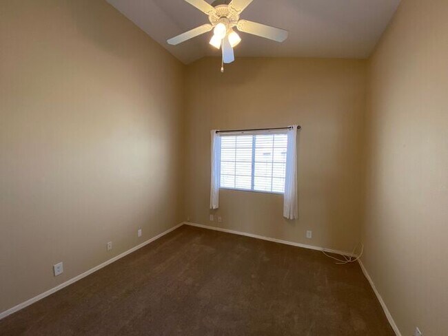 Building Photo - Scottsdale 3 bedroom 2 bath single level home