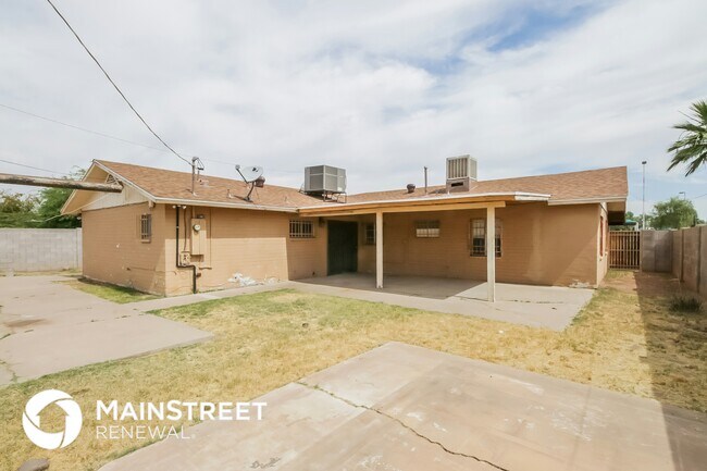 Building Photo - 1647 W Pima St