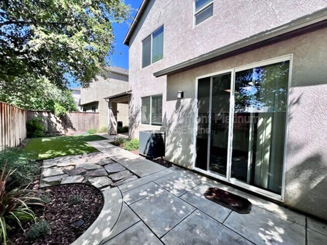 Building Photo - 1766 Glen Oban Ln