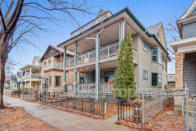 Building Photo - 2535 Aldrich Ave S