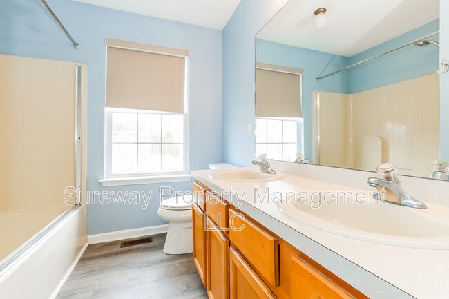 Building Photo - 317 Upas Ave