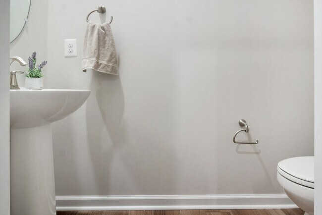 Building Photo - Spacious 3 Bedroom 3.5 Bath Townhome with Finished Basement & First-Floor Suite Near I-64