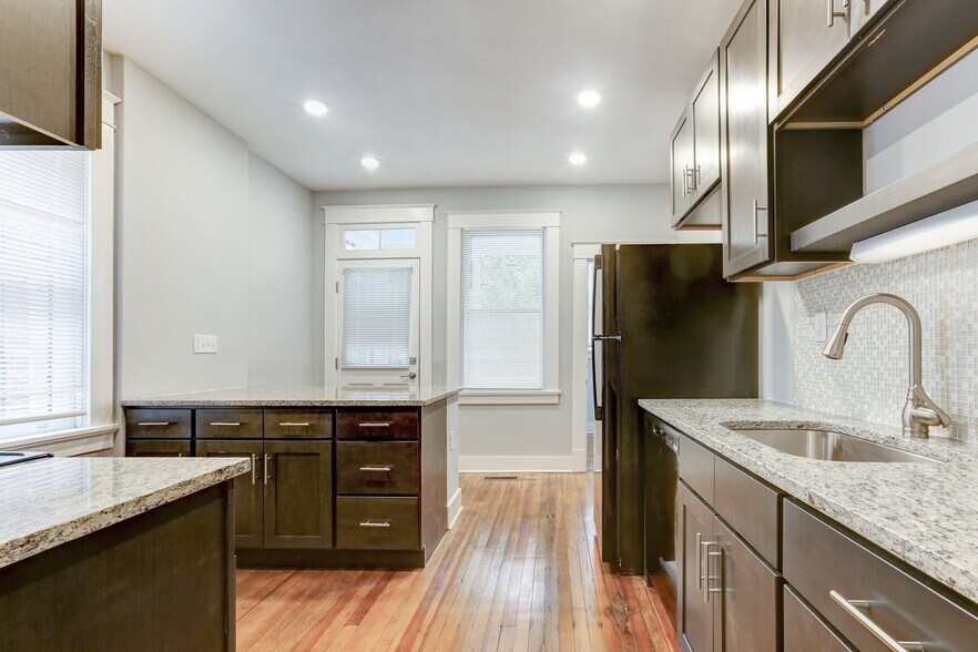 Building Photo - 421 Chimborazo Blvd