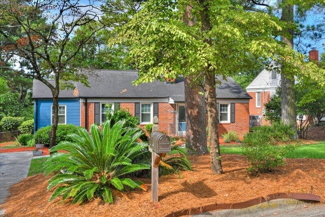 Building Photo - 2214 Breckenbridge Ave