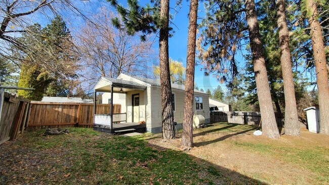 Building Photo - **COMING SOON** Charming Garden Springs Home